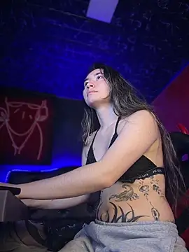 Sophie LS online show from April 1, 2026, 12:06 pm