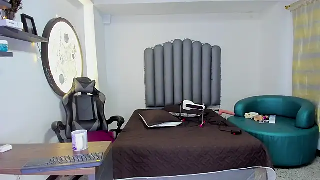 izabellElisa online show from November 21, 2025, 3:38 am