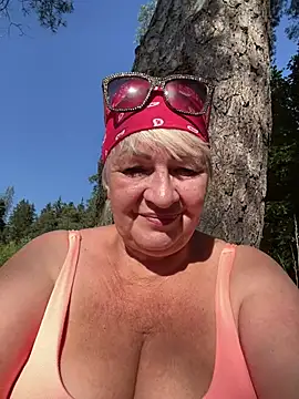 Laura Millf online show from July 17, 2026, 2:45 pm