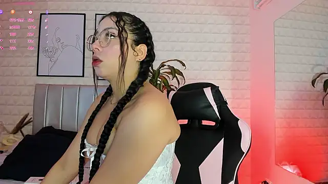 Lizzie-Evans online show from February 12, 2026, 12:11 pm