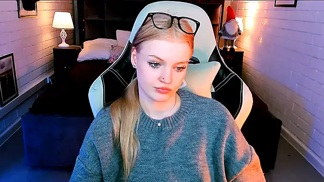 Snapshot of GraceGlamour chatting on January 14, 2025, 11:31 am GraceGlamour online show from January 14, 2025, 11:31 am
