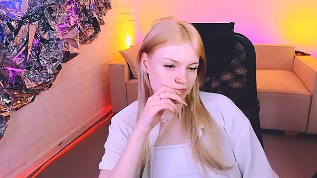 Snapshot of GraceGlamour chatting on January 20, 2025, 11:35 am GraceGlamour online show from January 20, 2025, 11:35 am