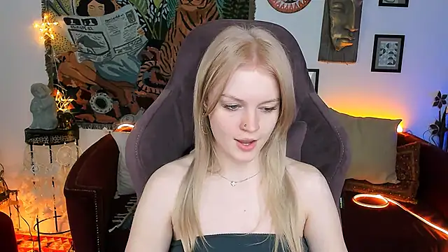 Snapshot of GraceGlamour chatting on February 8, 2025, 8:09 am GraceGlamour online show from February 8, 2025, 8:09 am