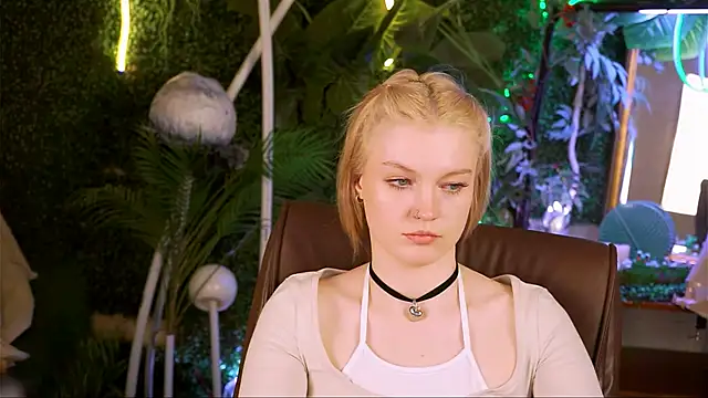 Snapshot of GraceGlamour chatting on March 18, 2025, 5:09 am GraceGlamour online show from March 18, 2025, 5:09 am