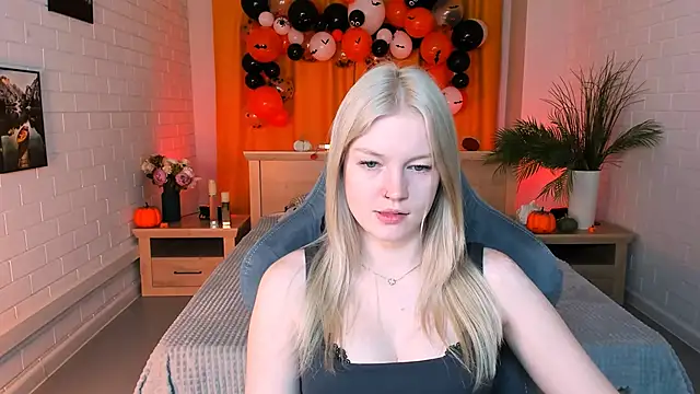 GraceGlamour online show from October 21, 2025, 5:08 am