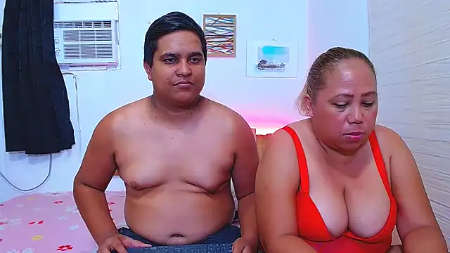 Snapshot of lucasandSofi chatting on October 2, 2025, 3:35 am lucasandSofi online show from October 2, 2025, 3:35 am