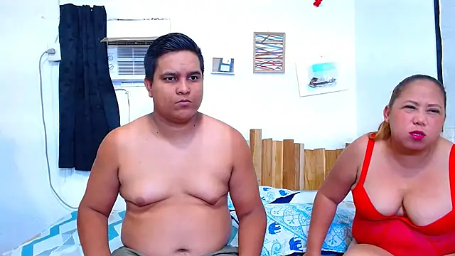 Snapshot of lucasandSofi chatting on November 9, 2025, 6:06 pm lucasandSofi online show from November 9, 2025, 6:06 pm