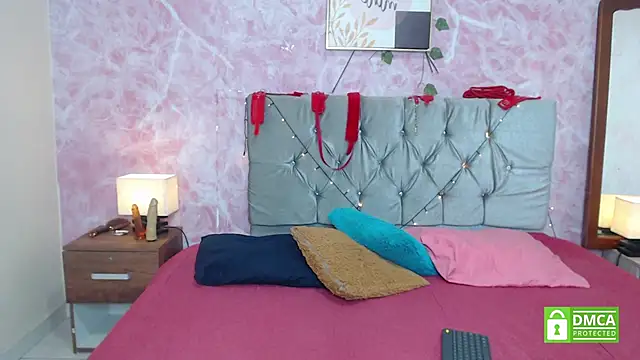 moon hill online show from October 22, 2025, 2:23 am