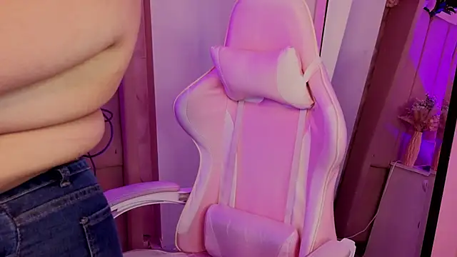 MollyBigBoobs12 online show from February 11, 2026, 9:31 pm