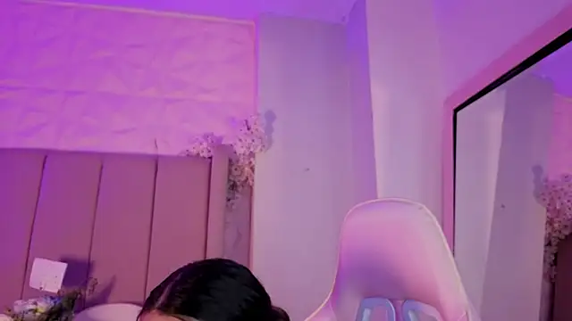 MollyBigBoobs12 online show from June 26, 2026, 9:52 pm