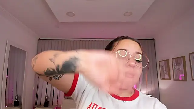 Valentina Se online show from February 22, 2025, 4:18 am