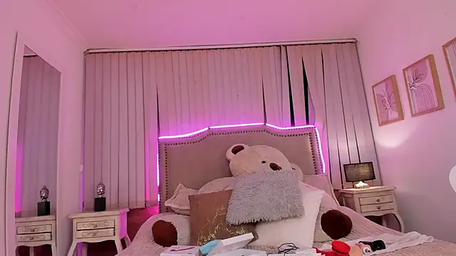 Valentina Se online show from March 7, 2025, 7:19 am