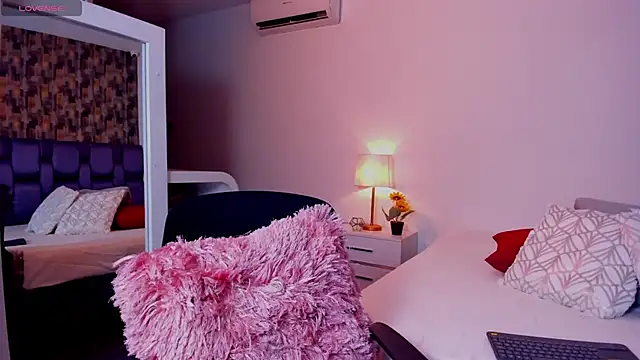 Snapshot of IsabellaAnngel chatting on February 1, 2025, 11:58 pm IsabellaAnngel online show from February 1, 2025, 11:58 pm