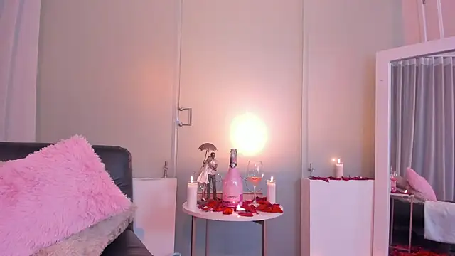 Snapshot of IsabellaAnngel chatting on February 15, 2025, 12:59 am IsabellaAnngel online show from February 15, 2025, 12:59 am