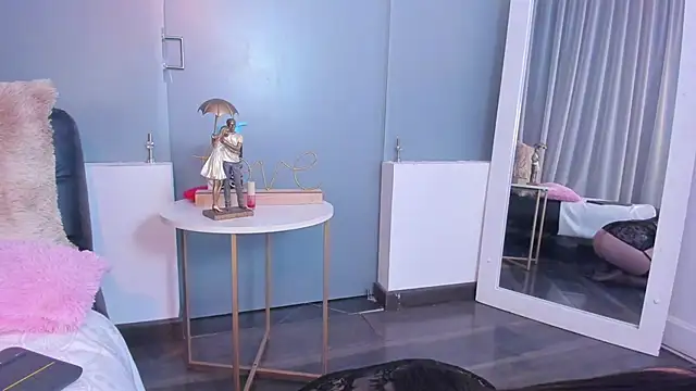 Snapshot of IsabellaAnngel chatting on February 16, 2025, 12:30 am IsabellaAnngel online show from February 16, 2025, 12:30 am