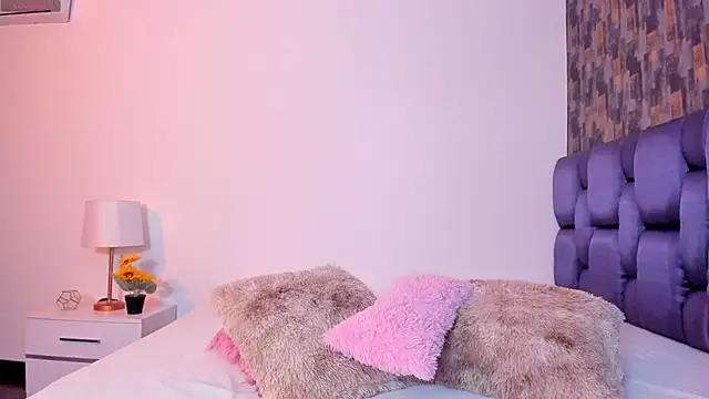 Snapshot of IsabellaAnngel chatting on February 22, 2025, 10:09 pm IsabellaAnngel online show from February 22, 2025, 10:09 pm