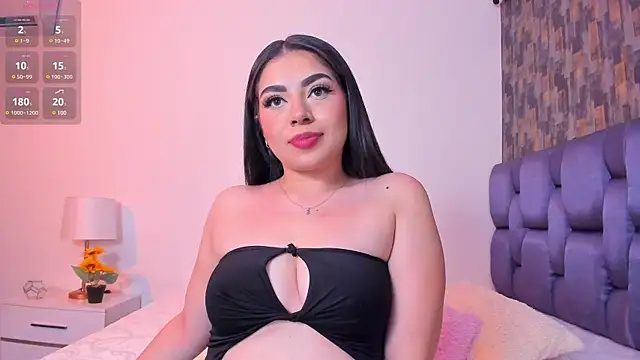 Snapshot of IsabellaAnngel chatting on March 4, 2025, 10:49 pm IsabellaAnngel online show from March 4, 2025, 10:49 pm