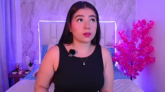 IsabellaAnngel online show from May 26, 2026, 10:06 pm
