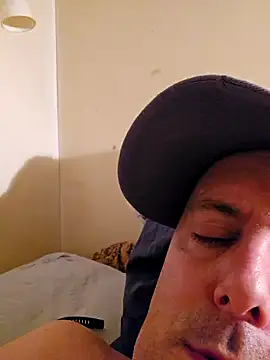 Snapshot of HeteroHotGuy1 chatting on December 16, 2024, 1:42 am HeteroHotGuy1 online show from December 16, 2024, 1:42 am