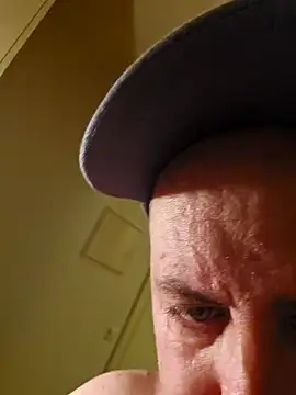 Snapshot of HeteroHotGuy1 chatting on January 20, 2025, 3:48 am HeteroHotGuy1 online show from January 20, 2025, 3:48 am