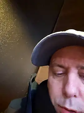 Snapshot of HeteroHotGuy1 chatting on February 23, 2025, 1:57 am HeteroHotGuy1 online show from February 23, 2025, 1:57 am