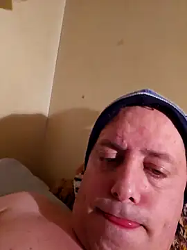 Snapshot of HeteroHotGuy1 chatting on March 11, 2025, 12:00 am HeteroHotGuy1 online show from March 11, 2025, 12:00 am