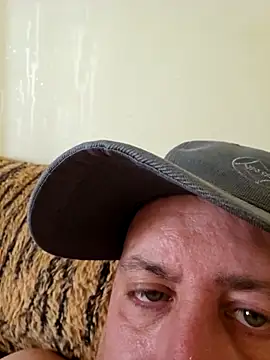 Snapshot of HeteroHotGuy1 chatting on March 23, 2025, 8:37 am HeteroHotGuy1 online show from March 23, 2025, 8:37 am