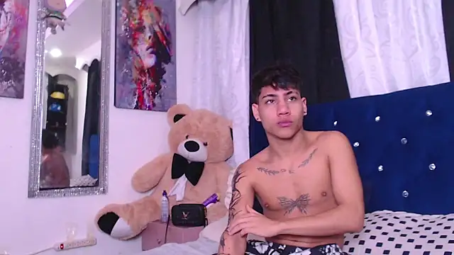 Sexys Boys Hot1 online show from September 28, 2025, 5:13 am