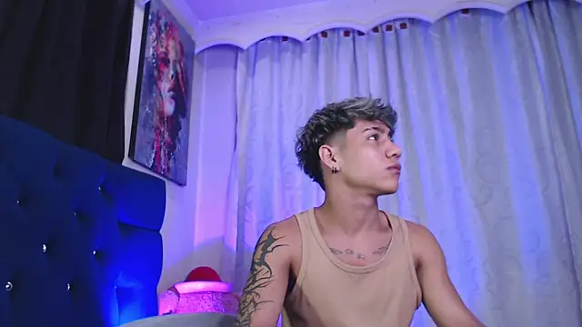 Sexys Boys Hot1 online show from May 18, 2026, 1:24 am