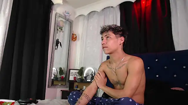 Snapshot of Sexys_Boys_Hot1 chatting on June 30, 2026, 1:06 am Sexys Boys Hot1 online show from June 30, 2026, 1:06 am