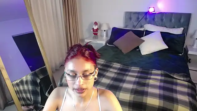 Snapshot of Kat_cute_ chatting on December 7, 2024, 12:08 am Kat cute online show from December 7, 2024, 12:08 am