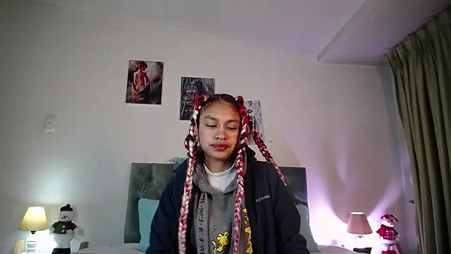 Snapshot of Kat_cute_ chatting on December 20, 2024, 8:06 am Kat cute online show from December 20, 2024, 8:06 am