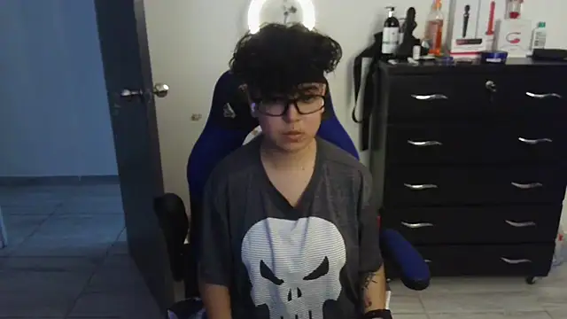 thomascooper7 online show from January 21, 2025, 11:55 pm