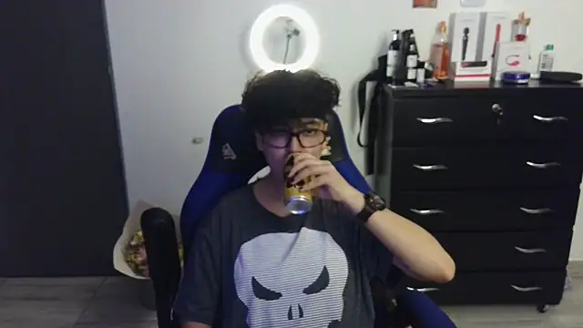 thomascooper7 online show from January 22, 2025, 2:59 am