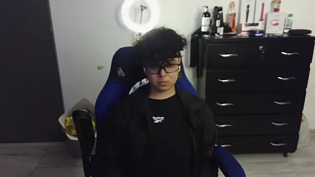 thomascooper7 online show from January 25, 2025, 3:30 am