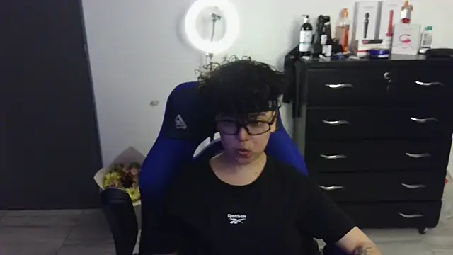 thomascooper7 online show from January 25, 2025, 6:34 am