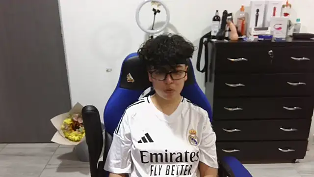 thomascooper7 online show from January 26, 2025, 3:17 am