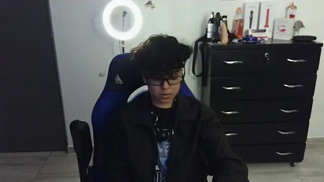 thomascooper7 online show from January 31, 2025, 1:22 am