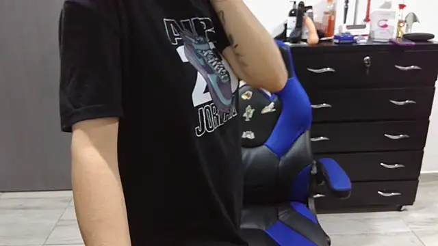 thomascooper7 online show from January 31, 2025, 9:48 am