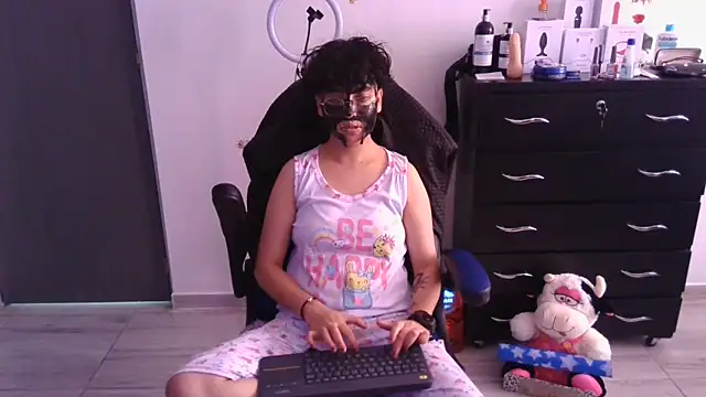 thomascooper7 online show from March 19, 2025, 4:55 pm