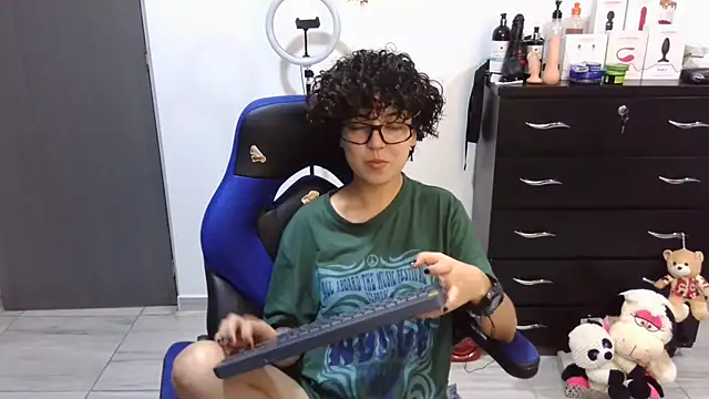 thomascooper7 online show from September 8, 2025, 7:13 pm