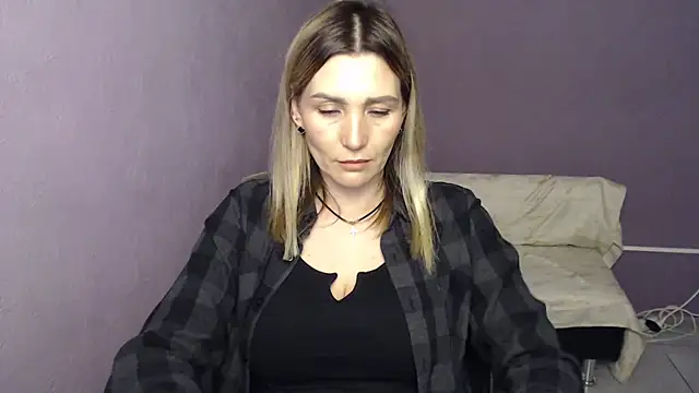  sexy lady online show from October 3, 2025, 12:35 pm