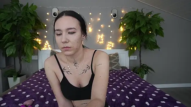 NikkiGoldSide online show from January 15, 2025, 7:55 pm
