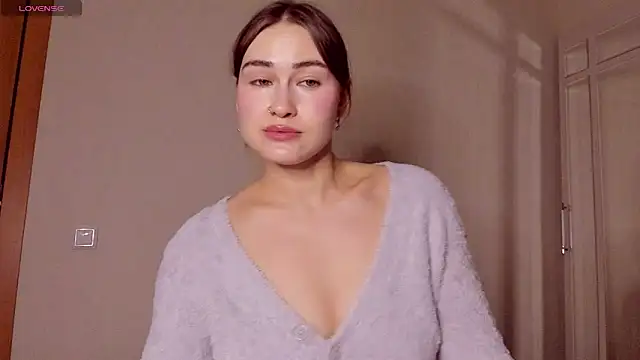 sleeeep y online show from February 3, 2025, 11:26 pm