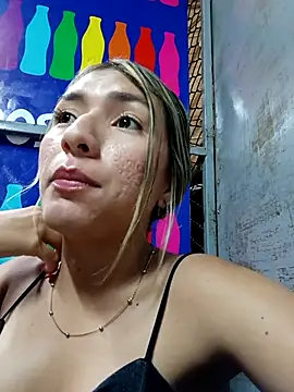 GIRL DONCELLA online show from December 7, 2024, 2:31 am