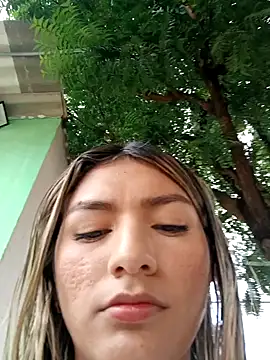 GIRL DONCELLA online show from February 9, 2025, 5:54 pm