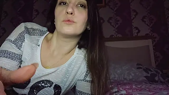 Snapshot of AlejandraDelaney chatting on December 24, 2024, 1:28 pm AlejandraDelaney online show from December 24, 2024, 1:28 pm