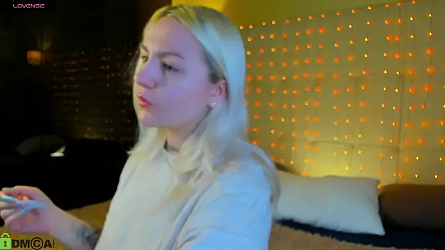 Debbie Taylor online show from April 17, 2026, 5:27 pm