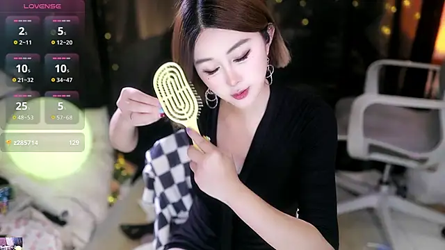 Evajoannana online show from September 28, 2025, 2:11 pm