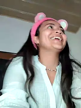 KimDevinne online show from February 3, 2025, 9:07 pm